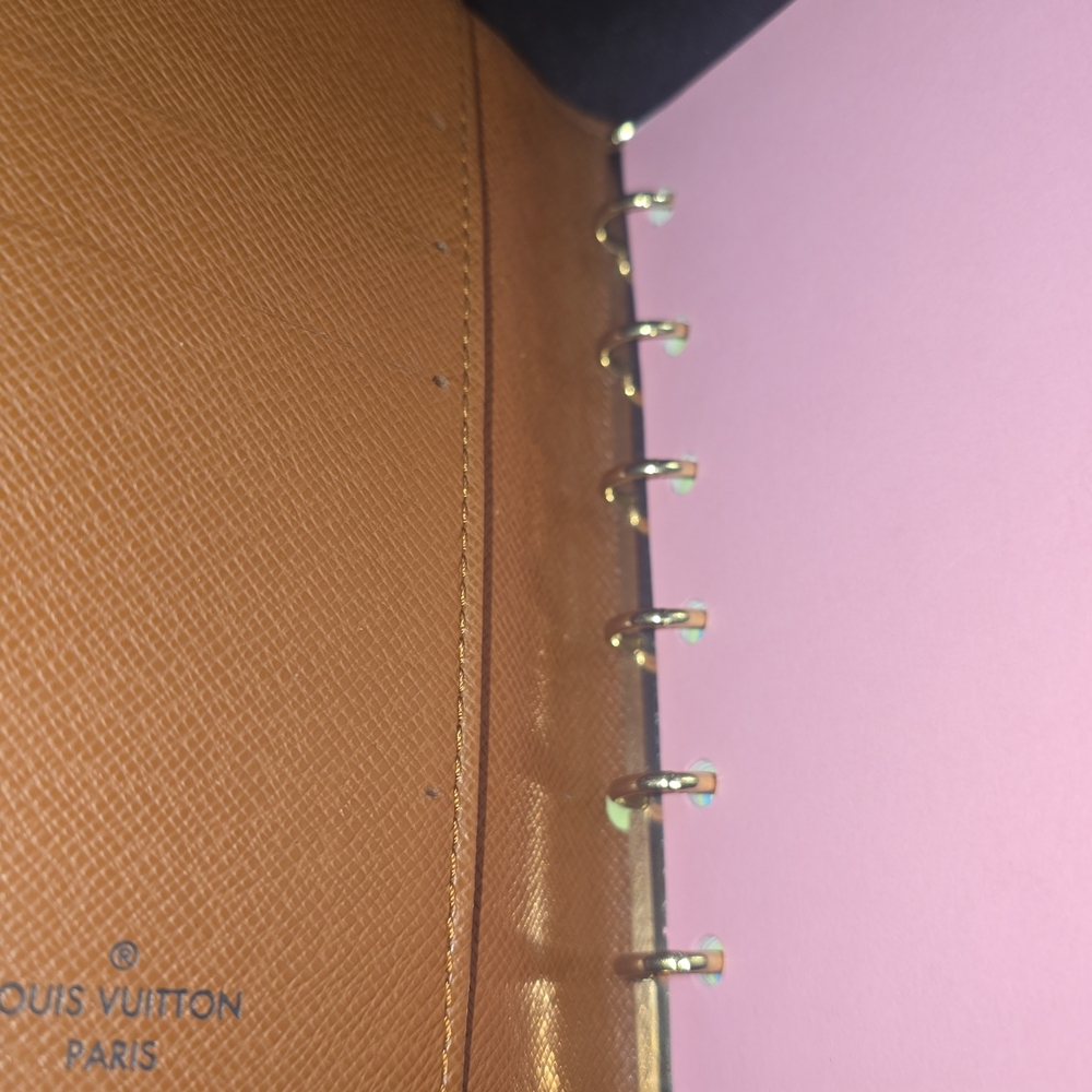 Louis Vuitton Agenda - Picture 11 of 11